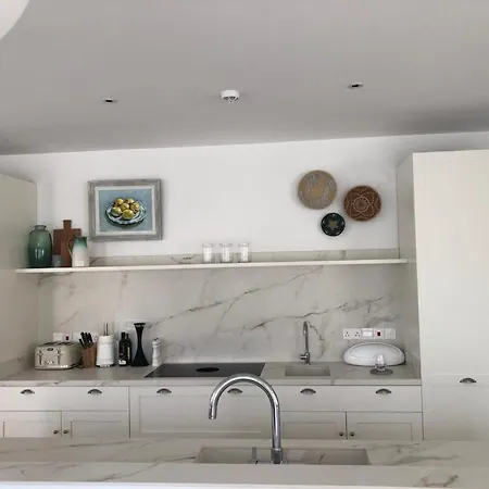 Luxury Contemporary * Πάφος